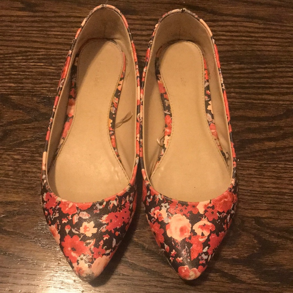 Floral pointed flats by Express